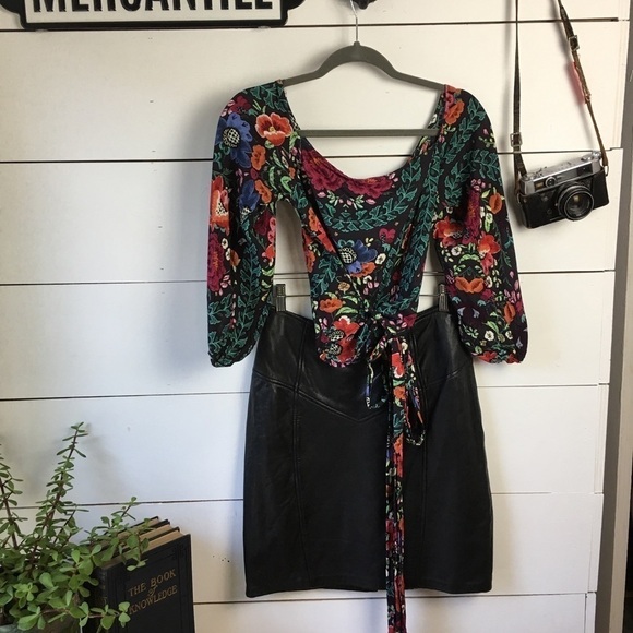 Vintage-Inspired Jaase Floral Tie-Front Blouse RayonBoho Festival / Cottagecore - Picture 2 of 8